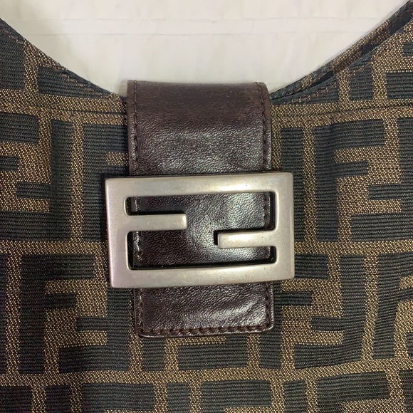 Vintage Fendi zucca shoulder bag. - Picture 5 of 11